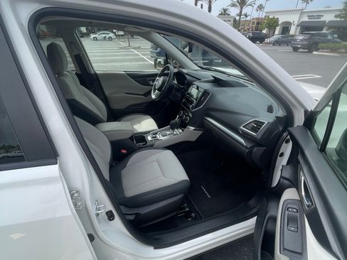 Used 2024 Subaru Forester Premium AWD/4WD image 9