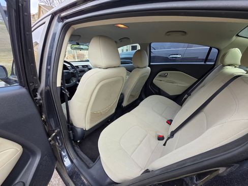Used 2013 Kia Rio EX image 13