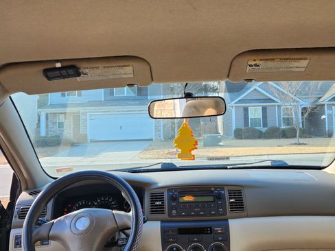 Used 2005 Toyota Corolla CE image 8