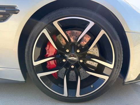 Used 2016 Aston Martin Vanquish Coupe 2D image 14