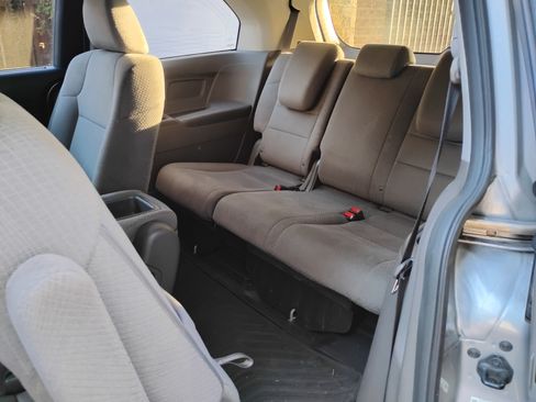 Used 2017 Honda Odyssey EX image 10