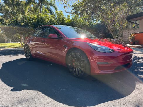 Used 2022 Tesla Model 3 Performance image 4