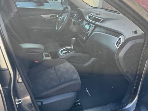 Used 2016 Nissan Rogue SV image 15
