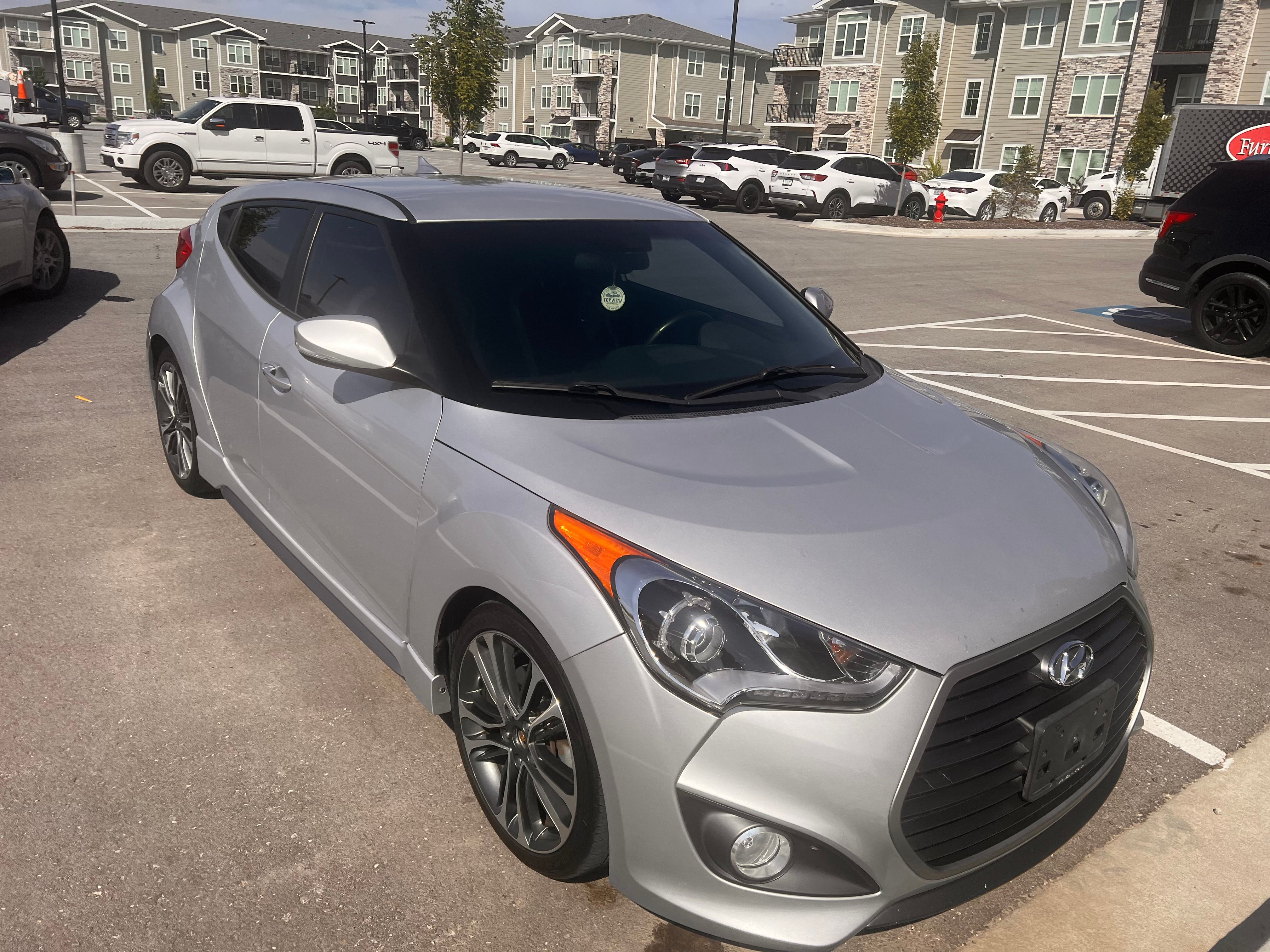 Used 2016 Hyundai Veloster Turbo FWD image 2