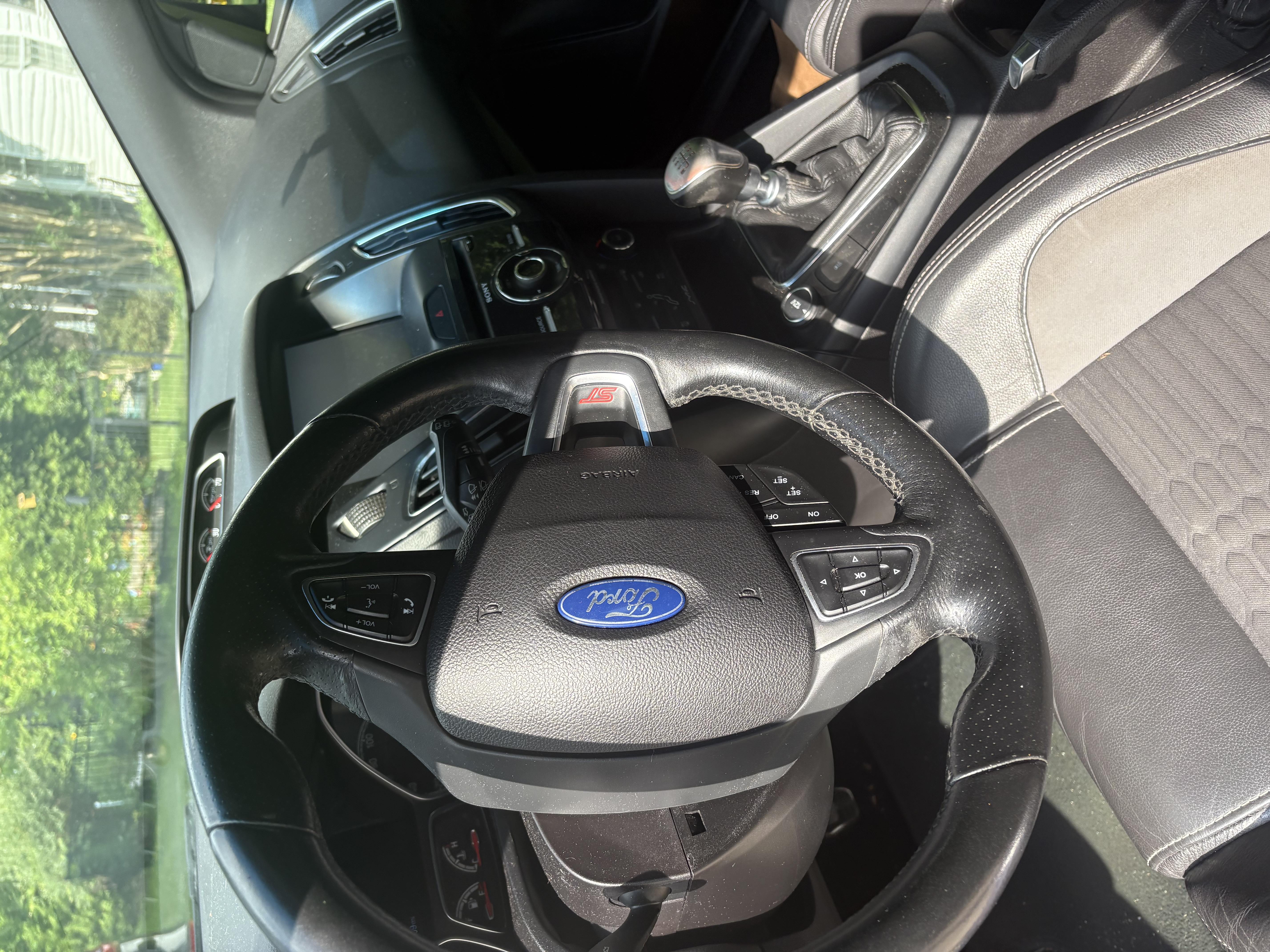Used 2015 Ford Focus ST w/ Equipment Group 401A FWD image 5
