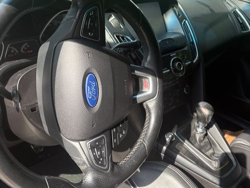 Used 2015 Ford Focus ST w/ Equipment Group 401A FWD image 5