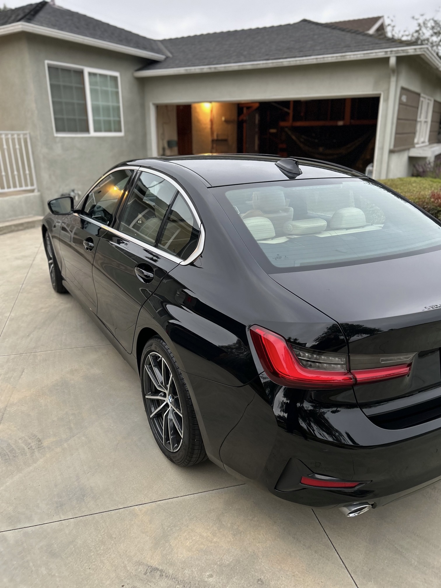 Used 2019 BMW 330i Sedan w/ Convenience Package RWD image 5