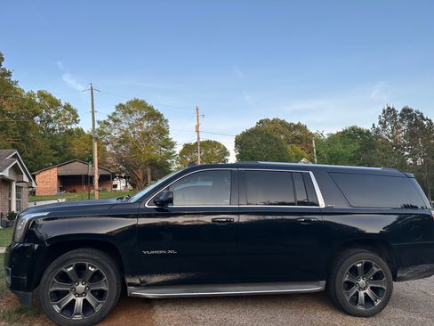 Used 2015 GMC Yukon XL SLT w/ Open Road Package image 10