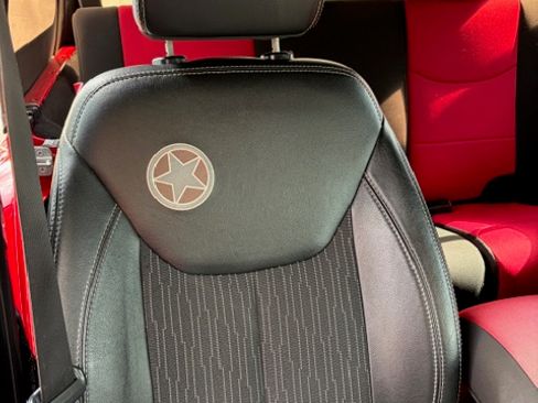 Used 2014 Jeep Wrangler Unlimited Sport image 8