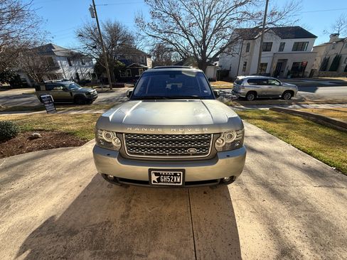 Used 2010 Land Rover Range Rover HSE image 13