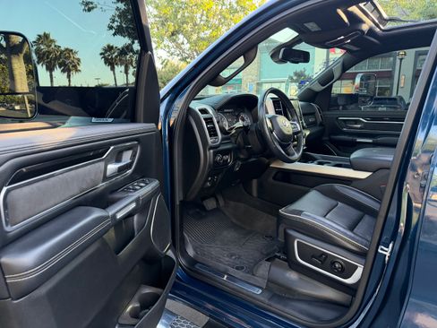Used 2019 RAM 1500 Laramie w/ Sport Appearance Package AWD/4WD image 12
