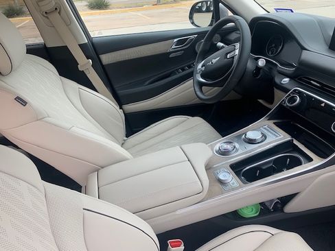 Used 2024 Genesis GV80 2.5T w/ Advanced Package image 12