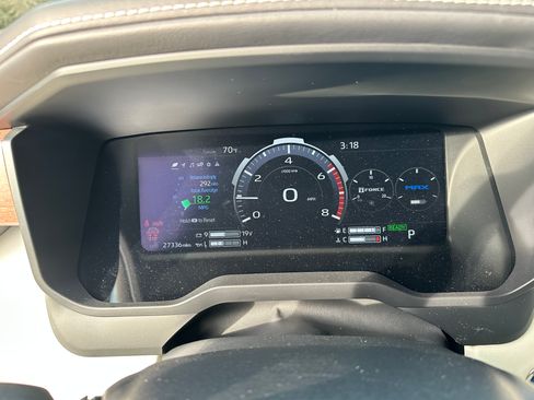 Used 2024 Toyota Sequoia Platinum image 5