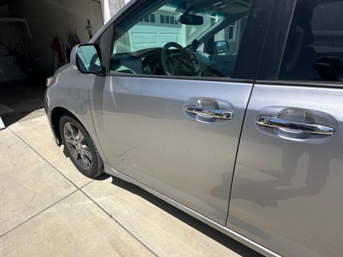 Used 2013 Toyota Sienna SE FWD image 20