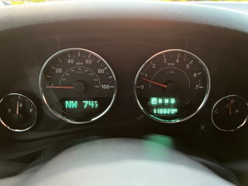 Used 2016 Jeep Wrangler Unlimited Sport image 17