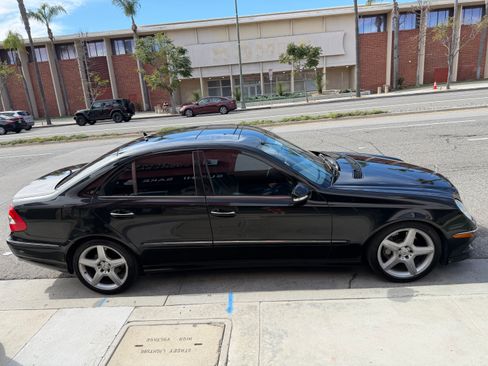 Used 2009 Mercedes-Benz E 350 Sedan image 5