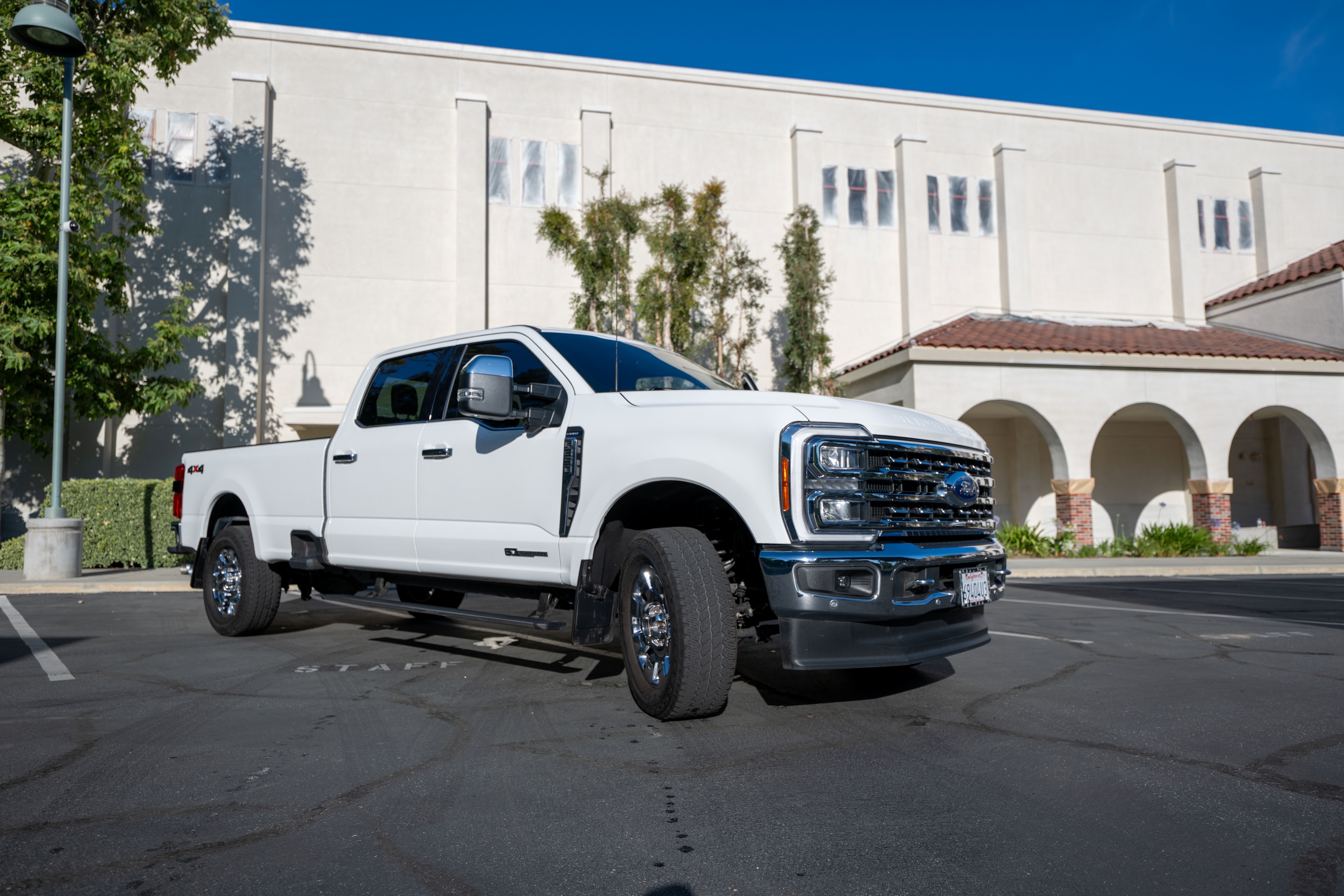 Used 2023 Ford F350 Lariat w/ Lariat Ultimate Package AWD/4WD image 1