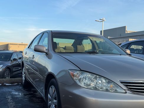 Used 2005 Toyota Camry LE image 4