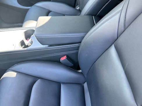 Used 2022 Tesla Model Y Long Range image 6