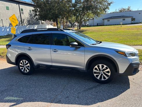 Used 2020 Subaru Outback AWD/4WD image 10