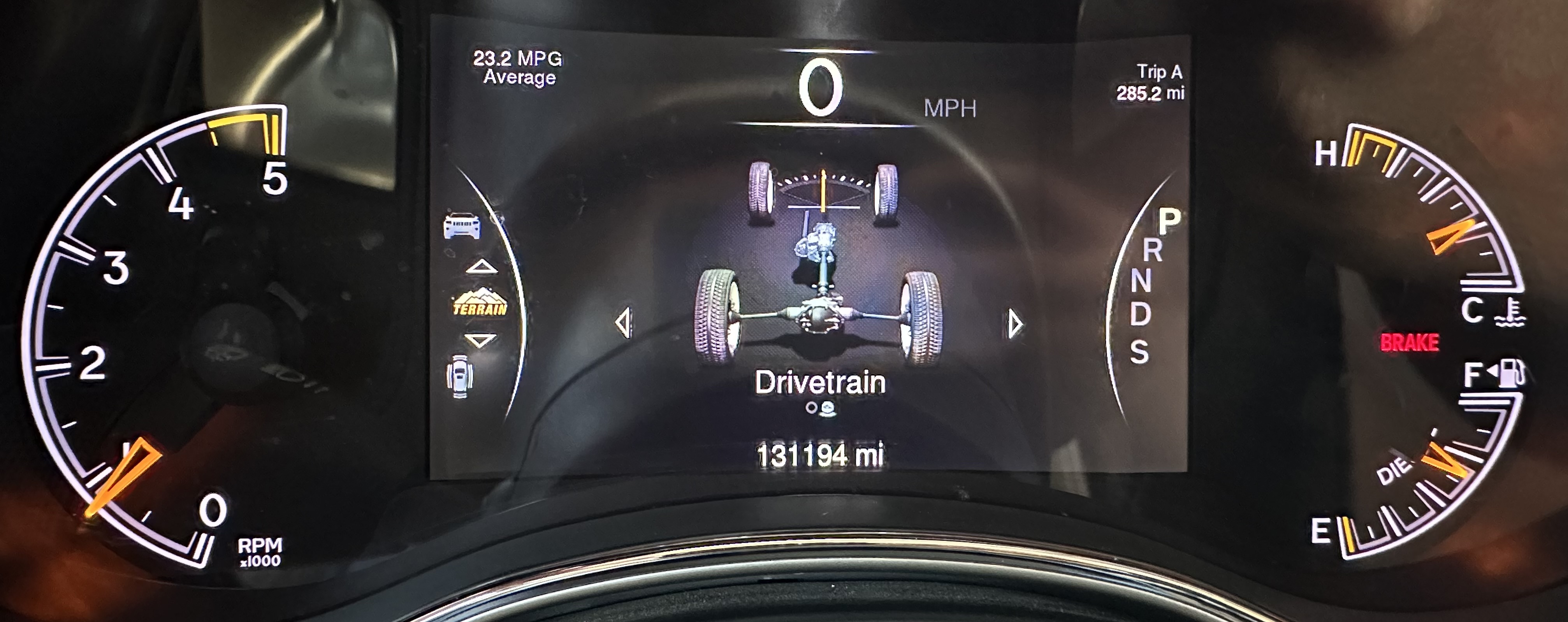 Used 2015 Jeep Grand Cherokee Limited w/ Luxury Group II AWD/4WD image 13
