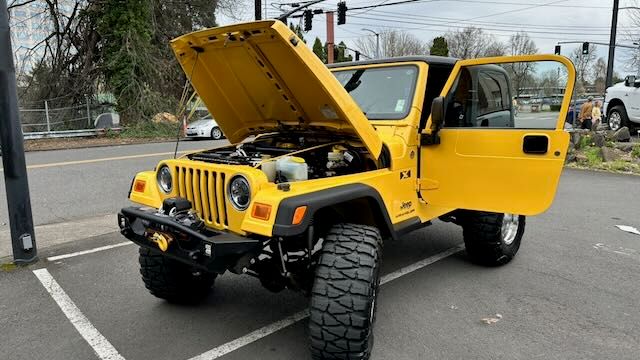 Used 2005 Jeep Wrangler X w/ Tire & Wheel Group (Ecco) AWD/4WD image 2
