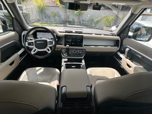 Used 2022 Land Rover Defender 110 SE AWD/4WD image 5