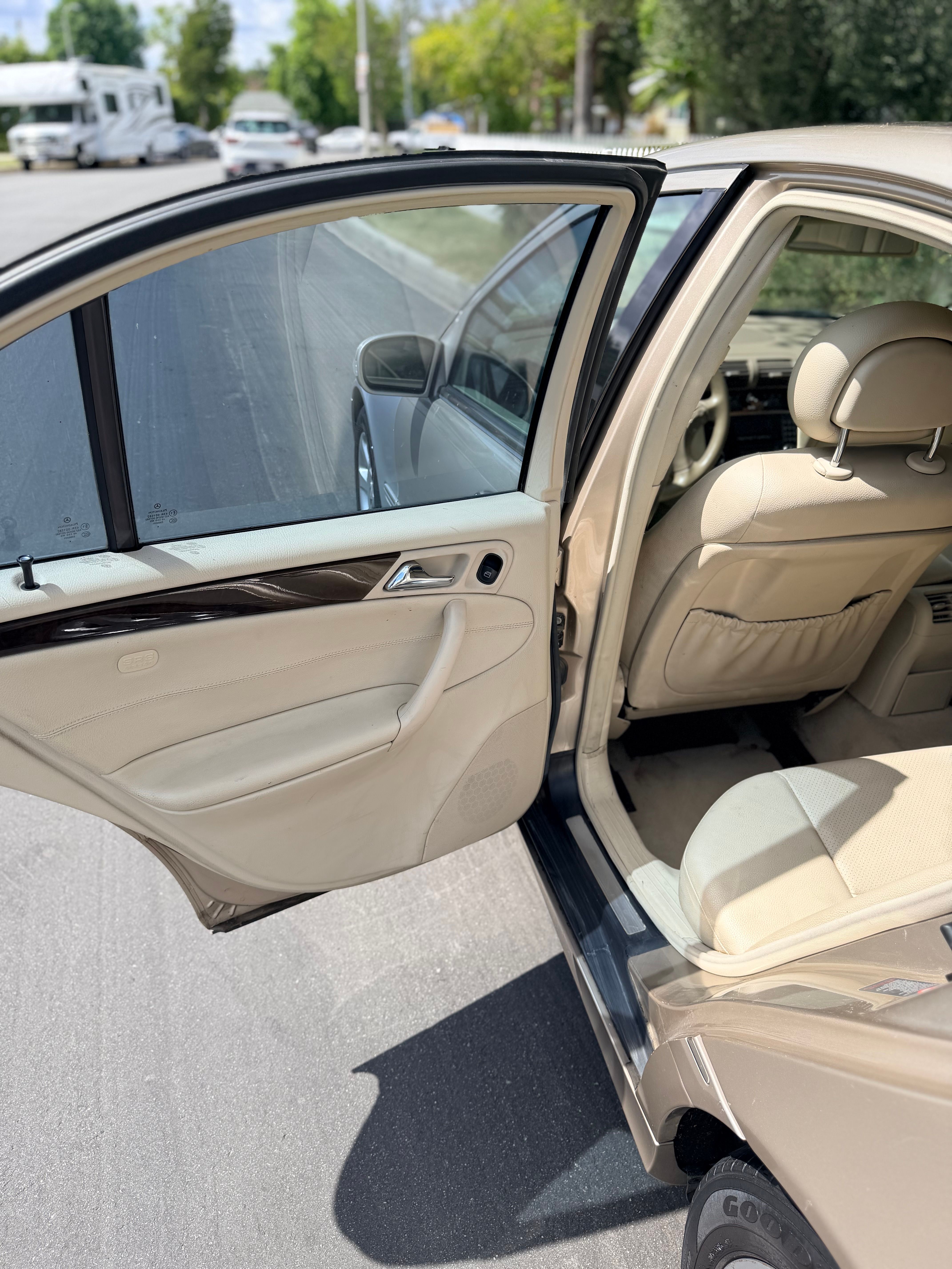 Used 2005 Mercedes-Benz C 240 Sedan image 8