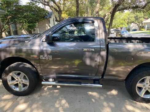 Used 2017 RAM 1500 Tradesman w/ Chrome Appearance Group AWD/4WD image 6