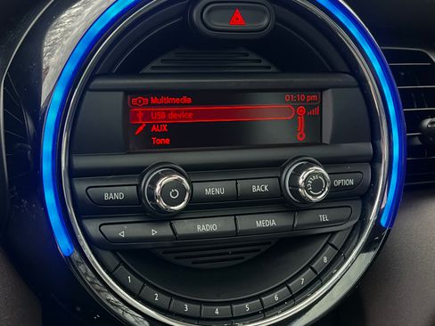 Used 2014 MINI Cooper 2-Door Hardtop w/ Premium Package image 12