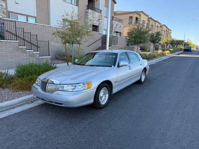 Used 2001 Lincoln Town Car Executive