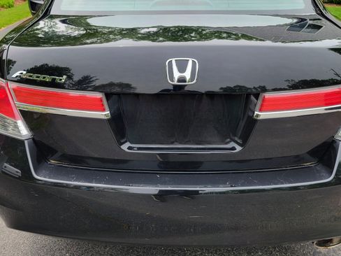 Used 2011 Honda Accord EX image 2