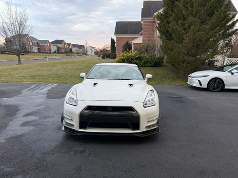 Used 2016 Nissan GT-R Premium image 6