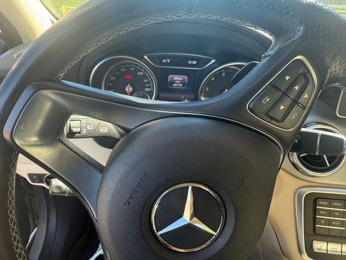 Used 2019 Mercedes-Benz GLA 250 4MATIC image 11