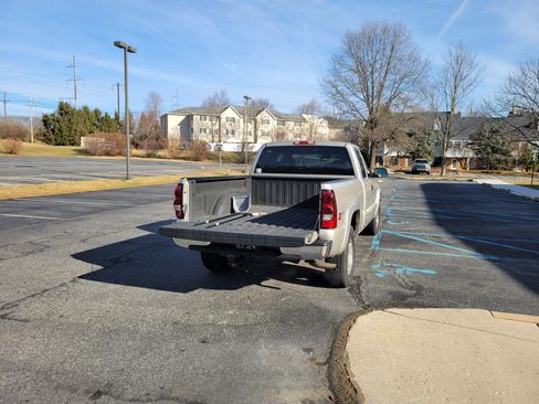 Used 2004 Chevrolet Silverado 1500 4x4 Extended Cab w/ Z71 Convenience Package 2 image 9