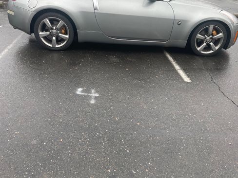 Used 2005 Nissan 350Z 35th Anniversary Edition w/ (N93) Cargo Convenience Pkg image 11