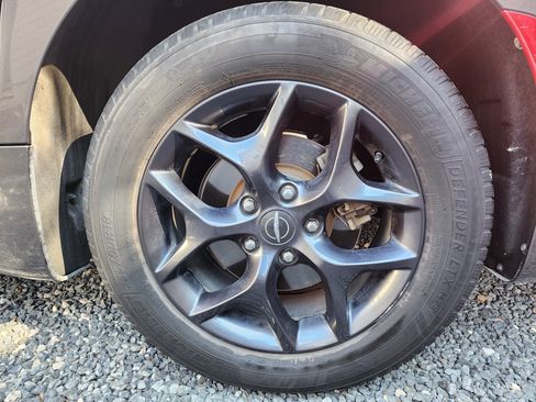 Used 2019 Chrysler Pacifica Touring-L Plus w/ Advanced Safetytec Group image 11