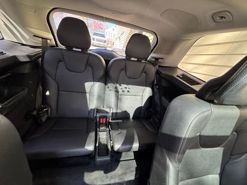 Used 2016 Volvo XC90 T6 Momentum w/ Momentum Plus Package image 6