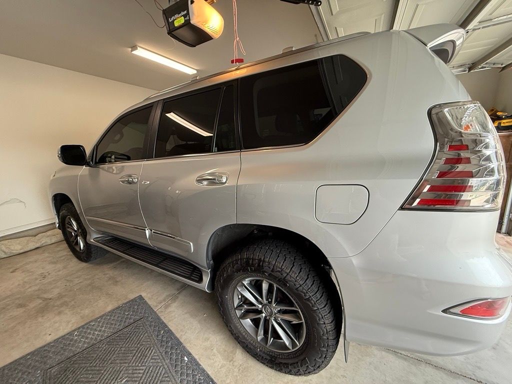 Used 2014 Lexus GX 460 w/ Premium Package AWD/4WD image 4