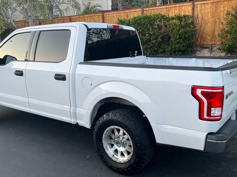 Used 2017 Ford F150 XLT RWD image 2