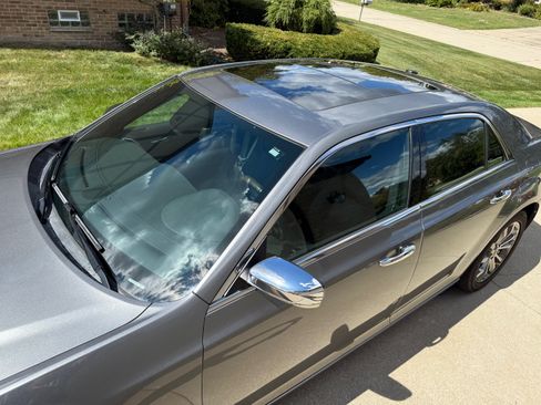 Used 2012 Chrysler 300 C w/ 19-Premium Speaker Group image 5