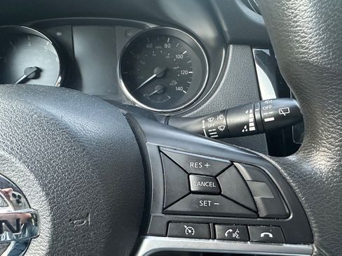 Used 2017 Nissan Rogue S image 21