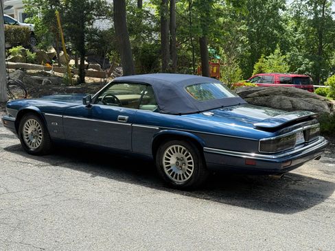 Used 1995 Jaguar XJS V12 Convertible image 2