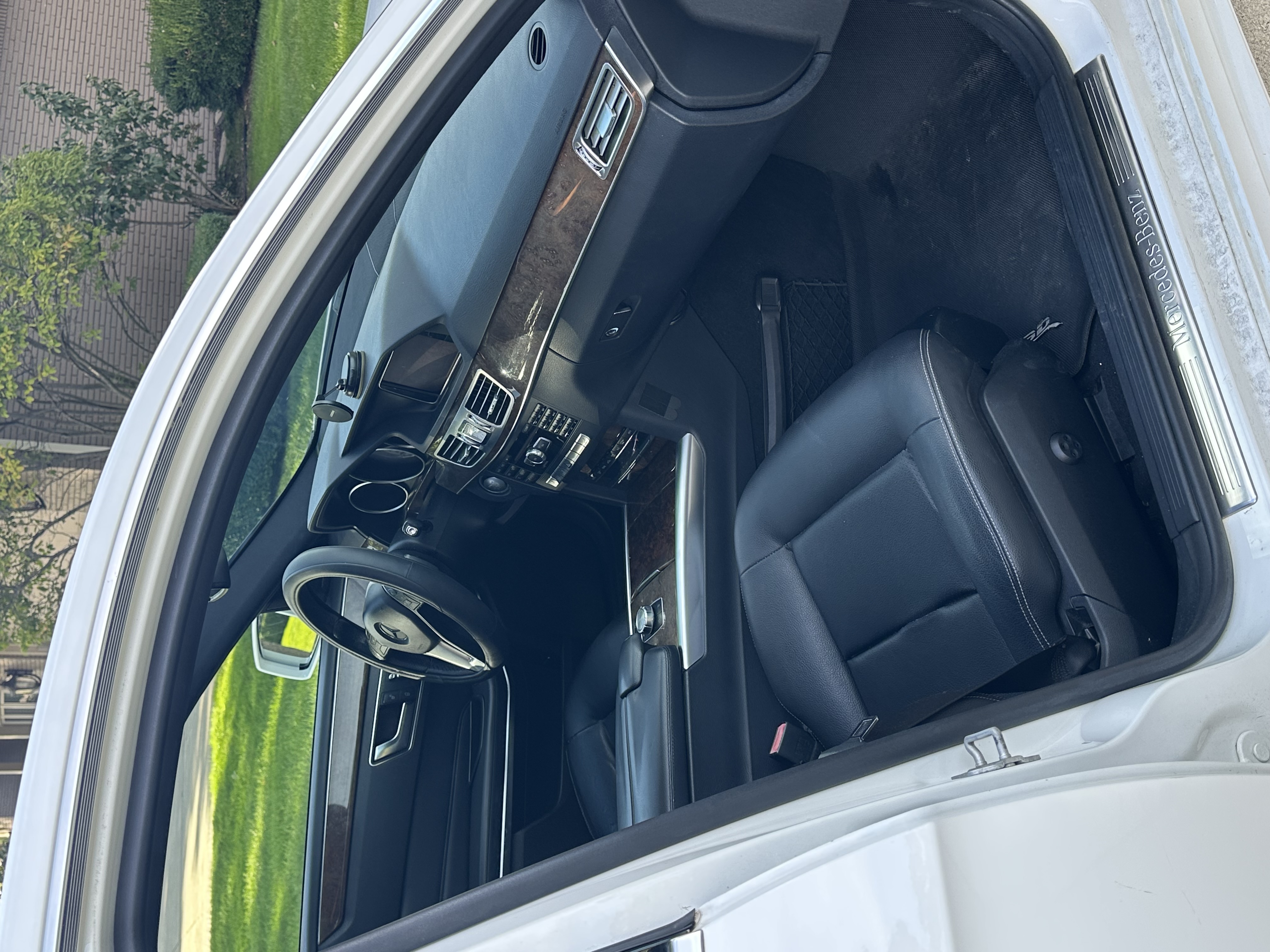 Used 2014 Mercedes-Benz E 350 4MATIC Sedan image 13