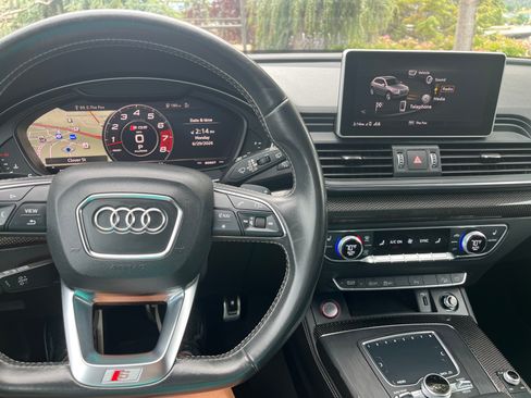 Used 2019 Audi SQ5 Premium Plus w/ Premium Plus Package AWD/4WD image 17