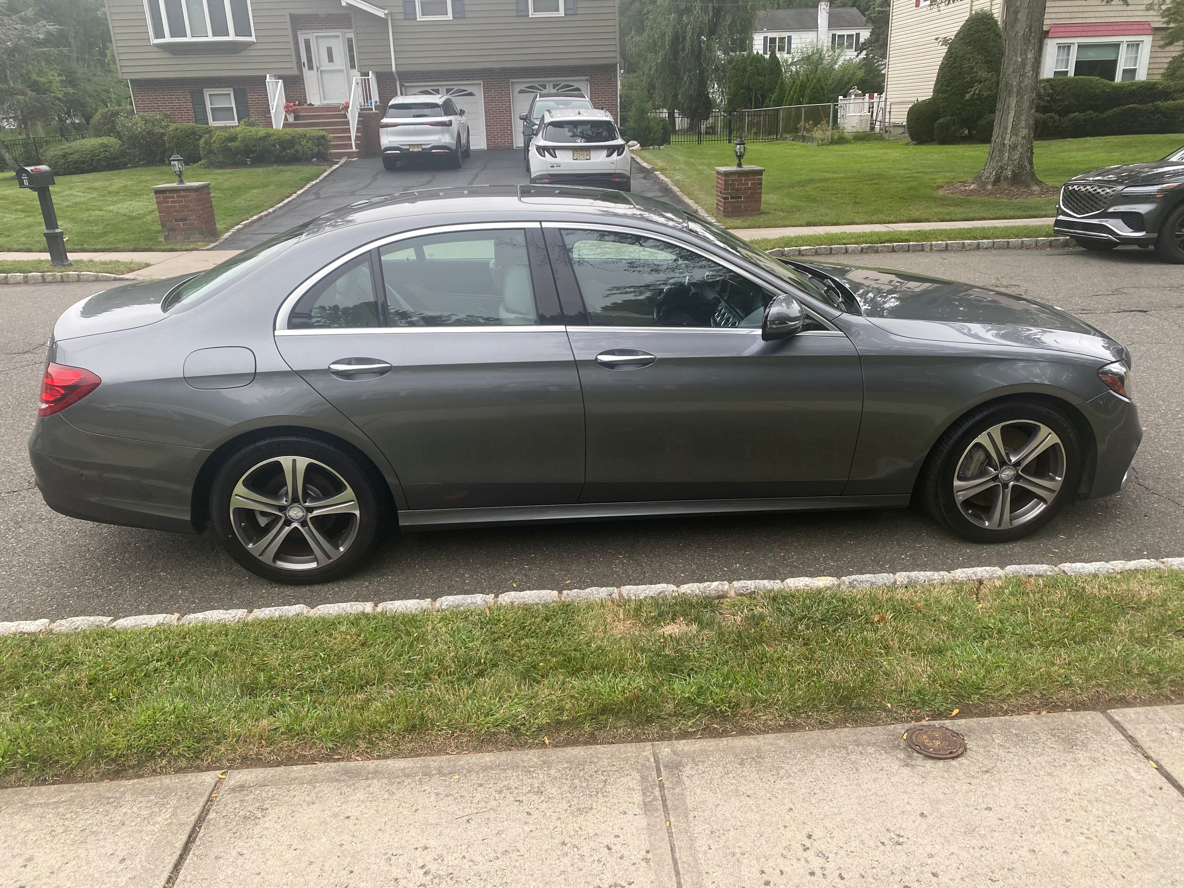 Used 2017 Mercedes-Benz E 300 4MATIC image 11
