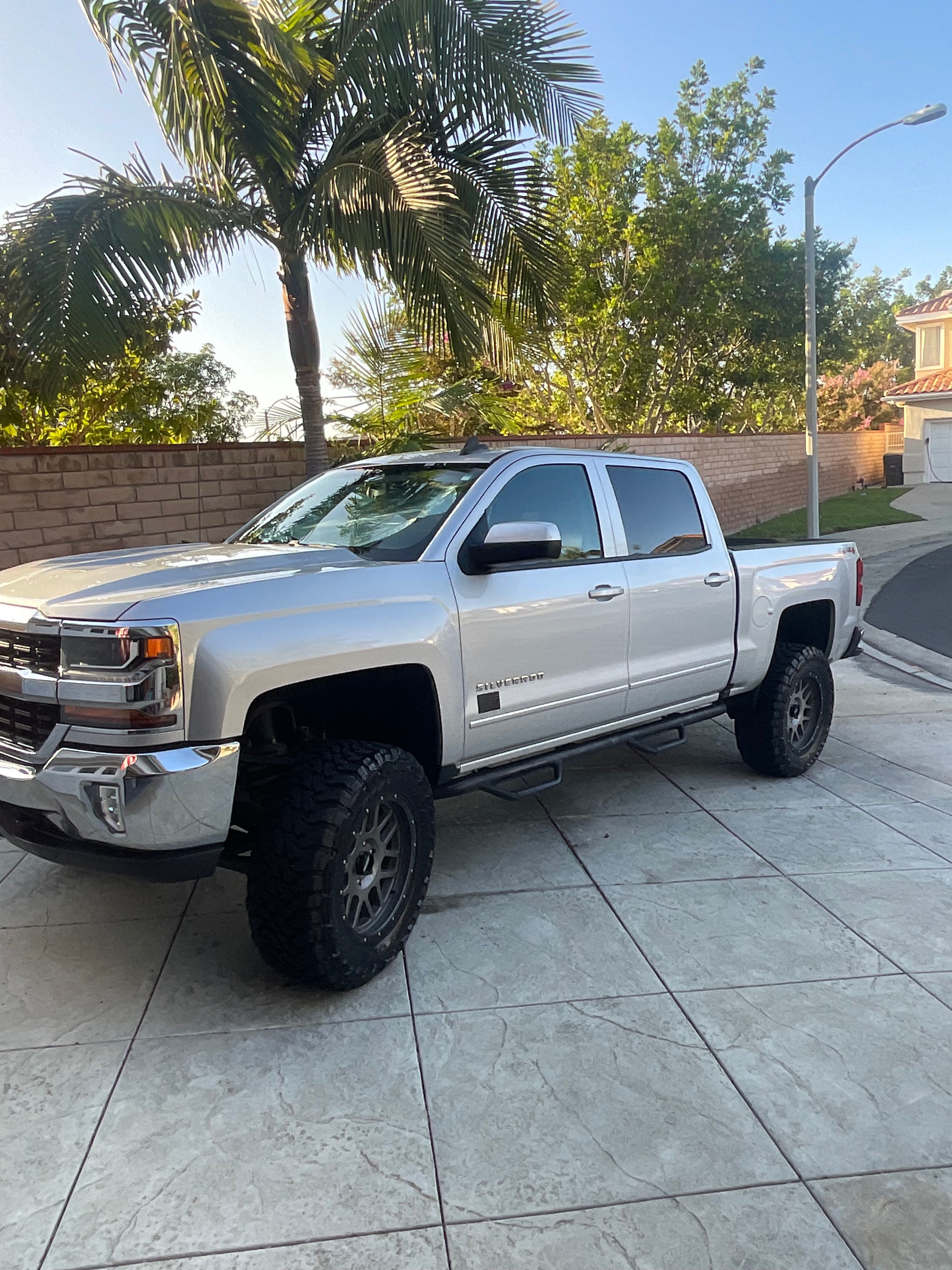 Used 2017 Chevrolet Silverado 1500 LT w/ All Star Edition AWD/4WD image 1