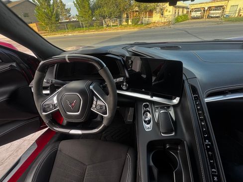Used 2024 Chevrolet Corvette Z06 RWD image 25