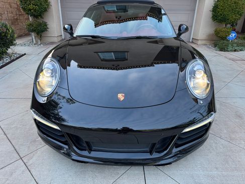 Used 2015 Porsche 911 Carrera S image 6