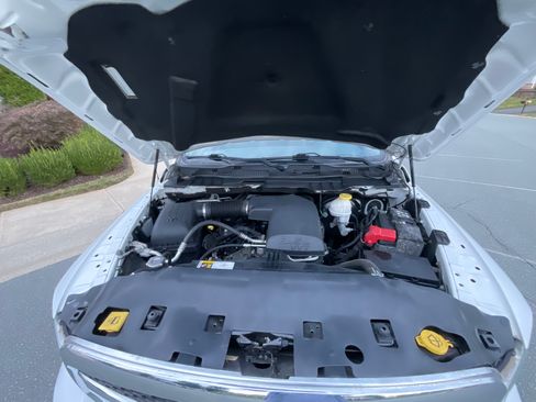 Used 2019 RAM 1500 Tradesman w/ Chrome Appearance Group image 6